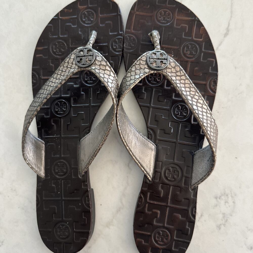 Tory Burch Thora Thong Flip Flop Embossed Snakeskin Silver Black Gunmetal 9
